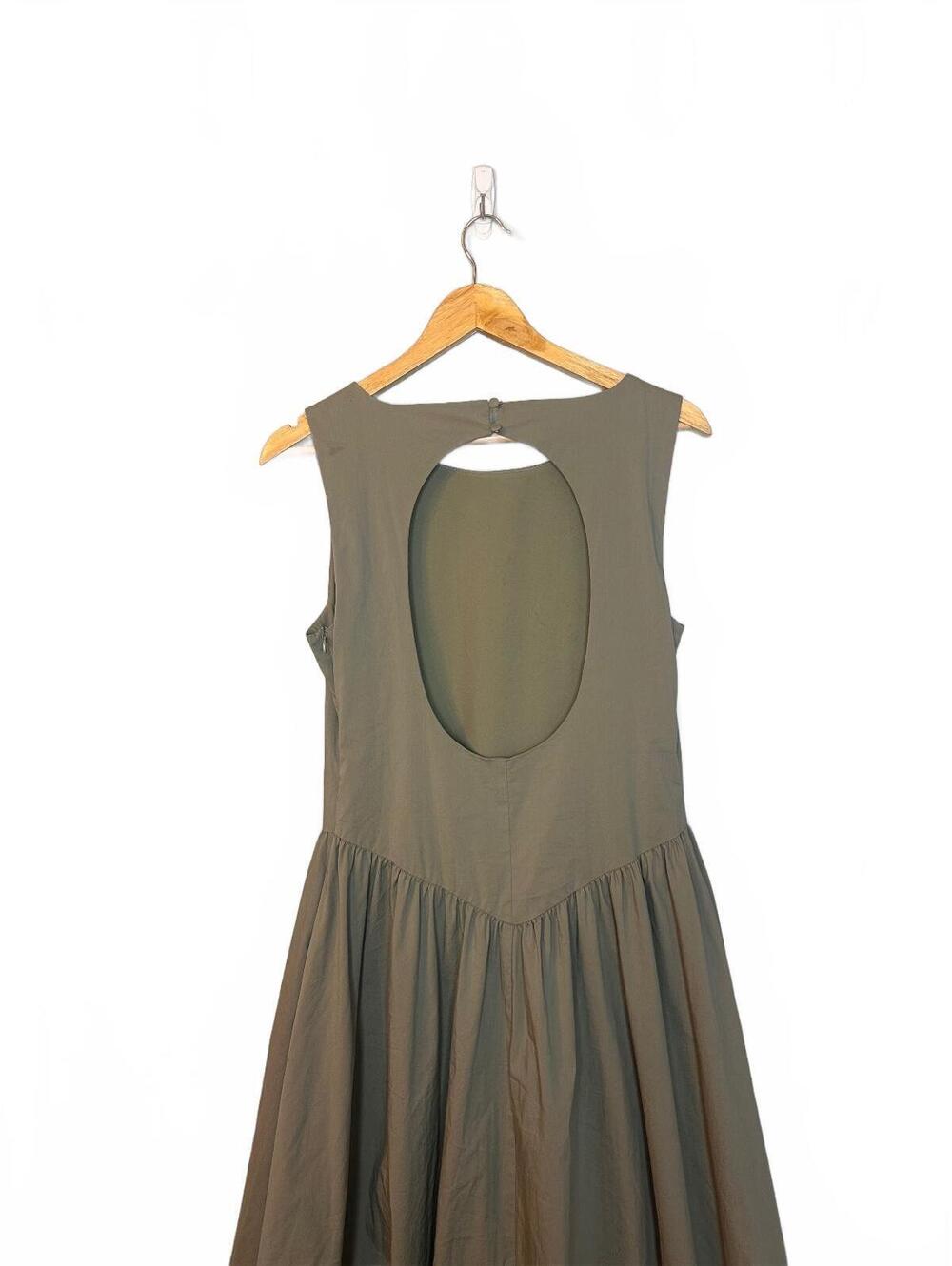 Camila Coelho Drop Waist Bubble Hem Open Back Midi/Maxi Dress in Sage Green M - Picture 6 of 9